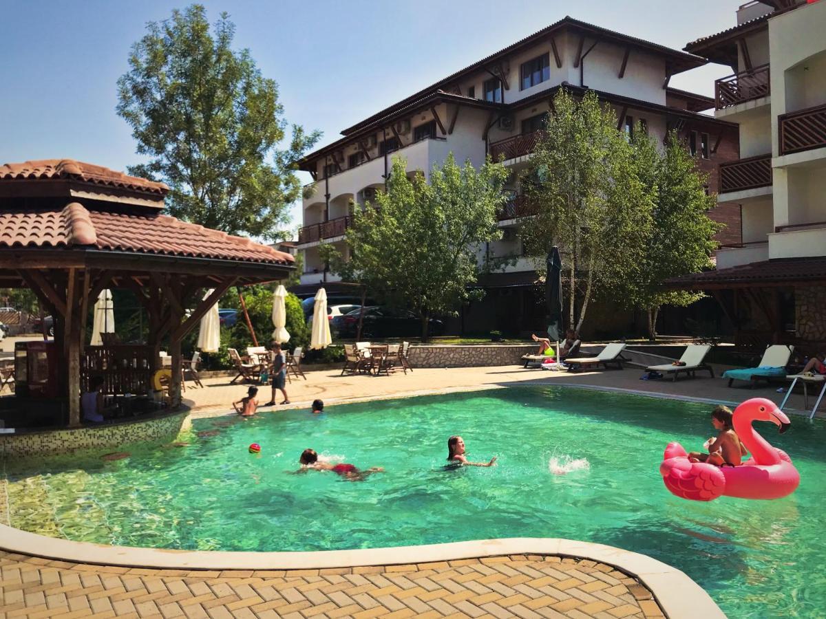 Aparthotel Mm Complex Primorsko Esterno foto